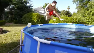 Man takes a bath in Coca-Cola and Mentos